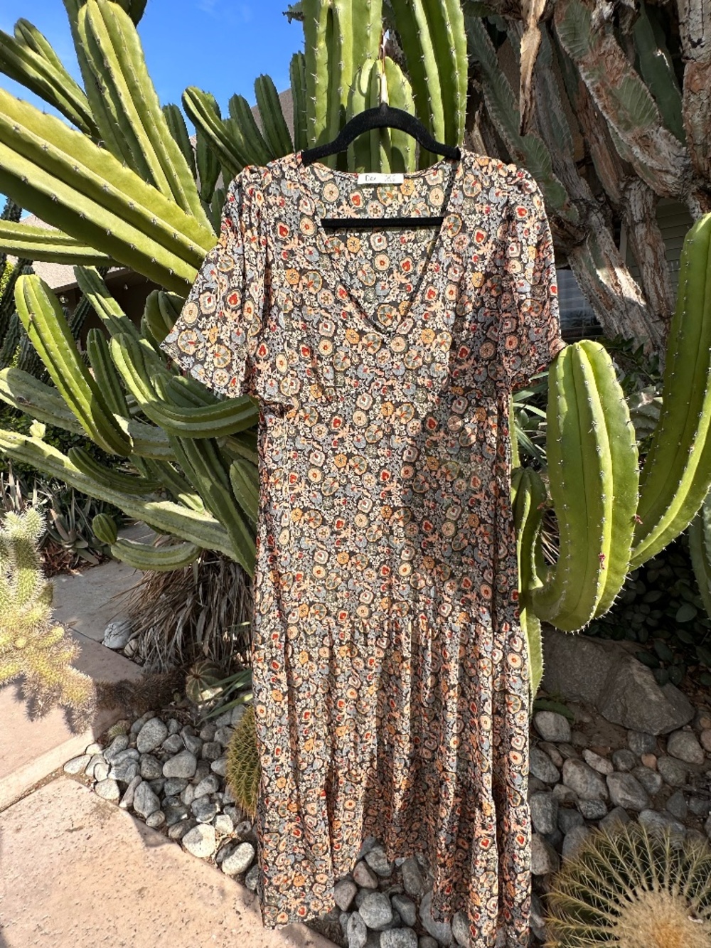 DEX Black Floral Paisley V-Neck Flutter Sleeve Tiered Midi Dress Small
